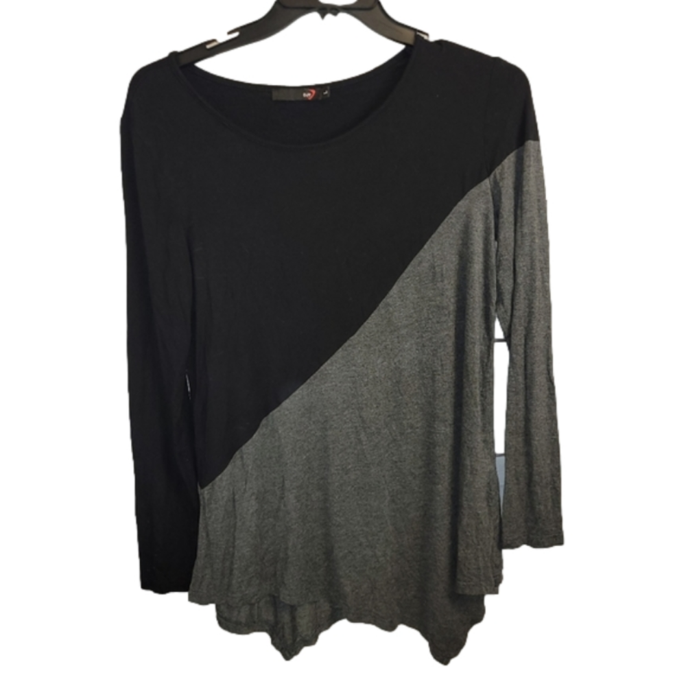DJT black & gray asymmetrical top